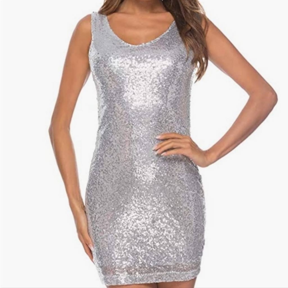 Crystal Doll sz Xs silver sequin stretchy body con dress nwt macys
